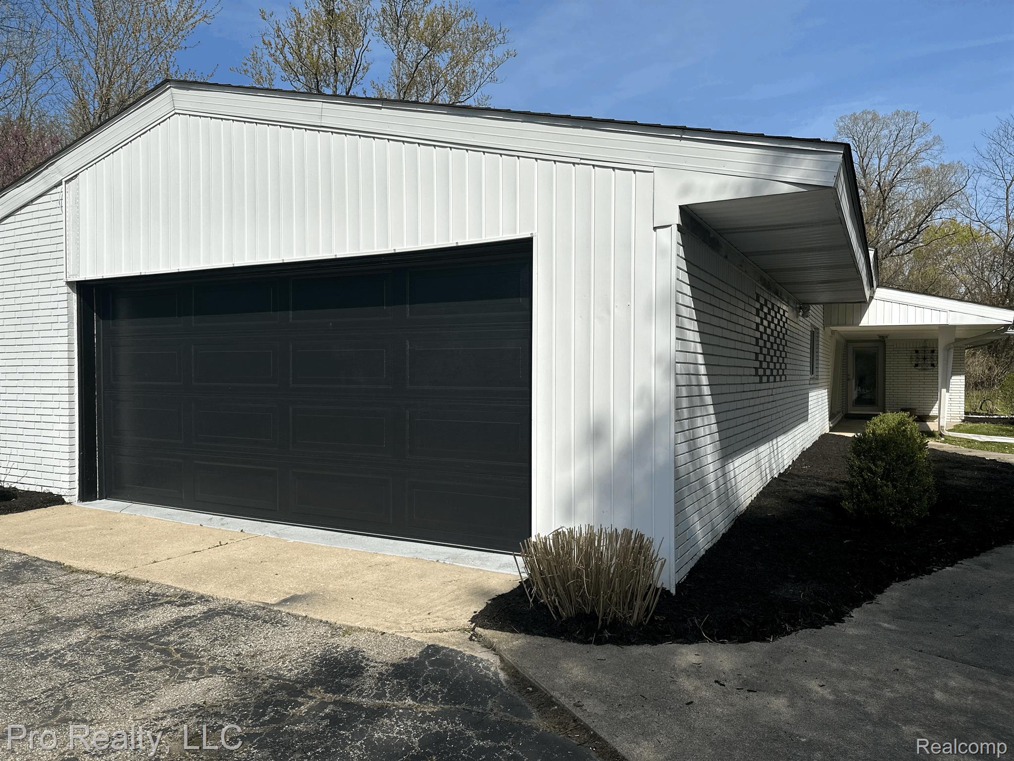 3975 BROOKSIDE Drive