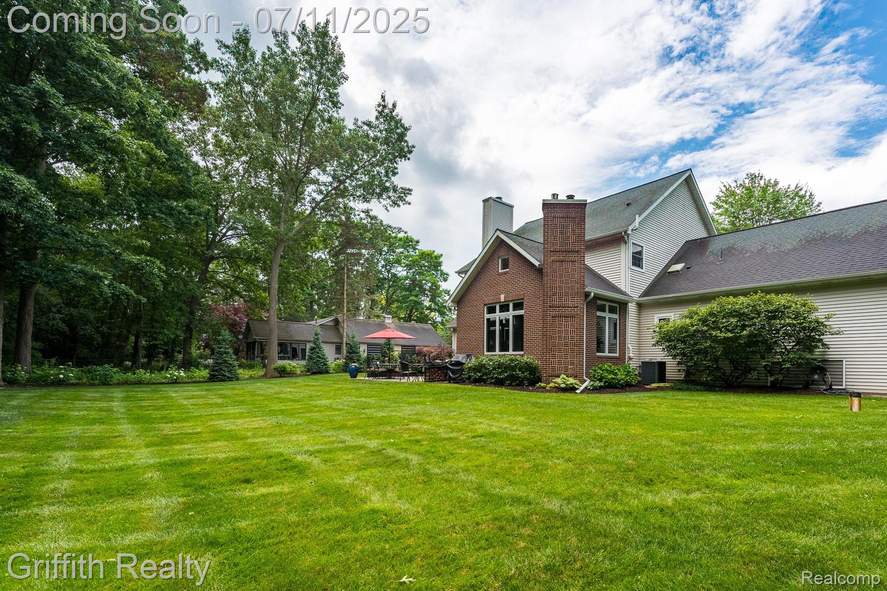 7668 Hunters Pointe