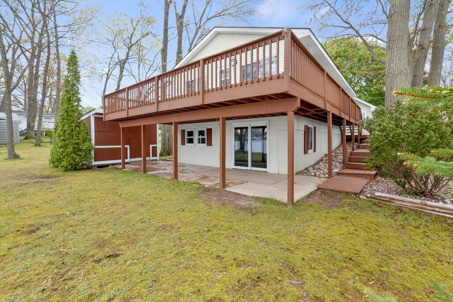 59036 Lakeshore Drive