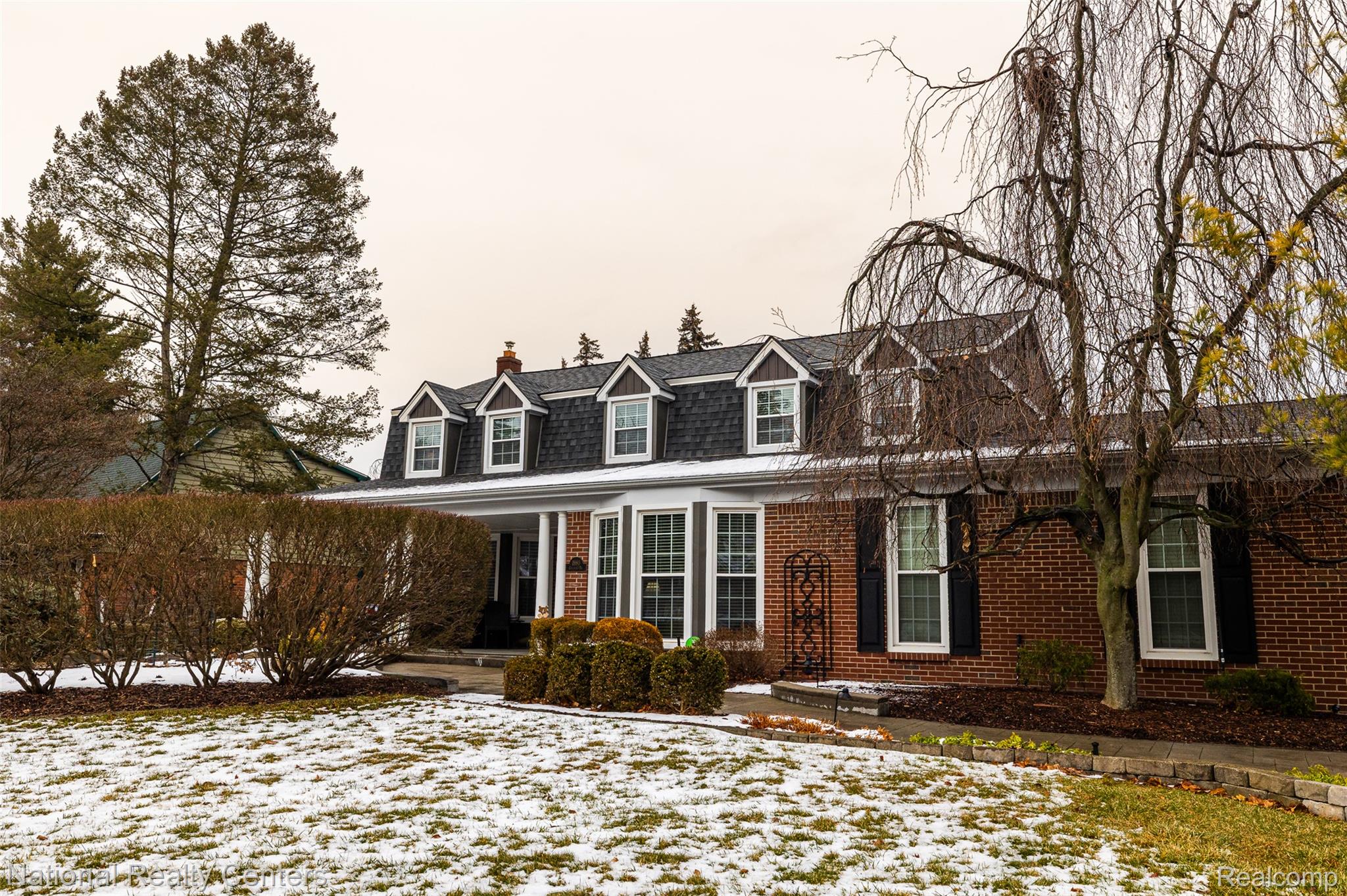 1980 Chalmers Drive W