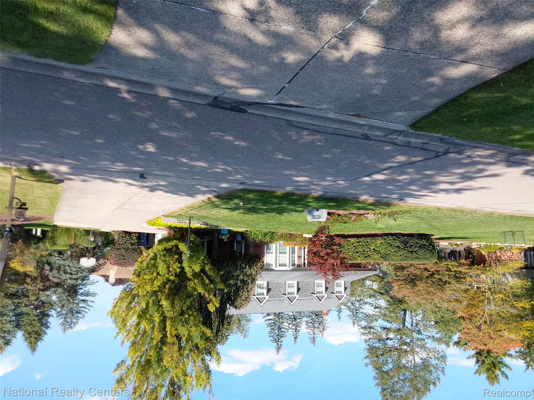 1980 Chalmers Drive W