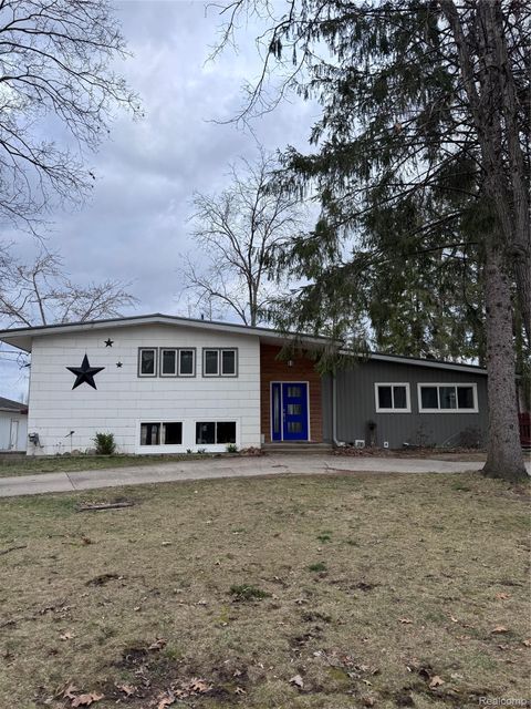 2110 North Street Highland Charter Township MI 48380