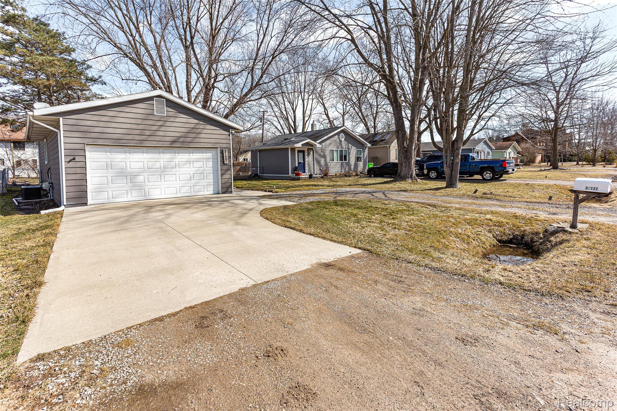 37137 Jefferson Avenue