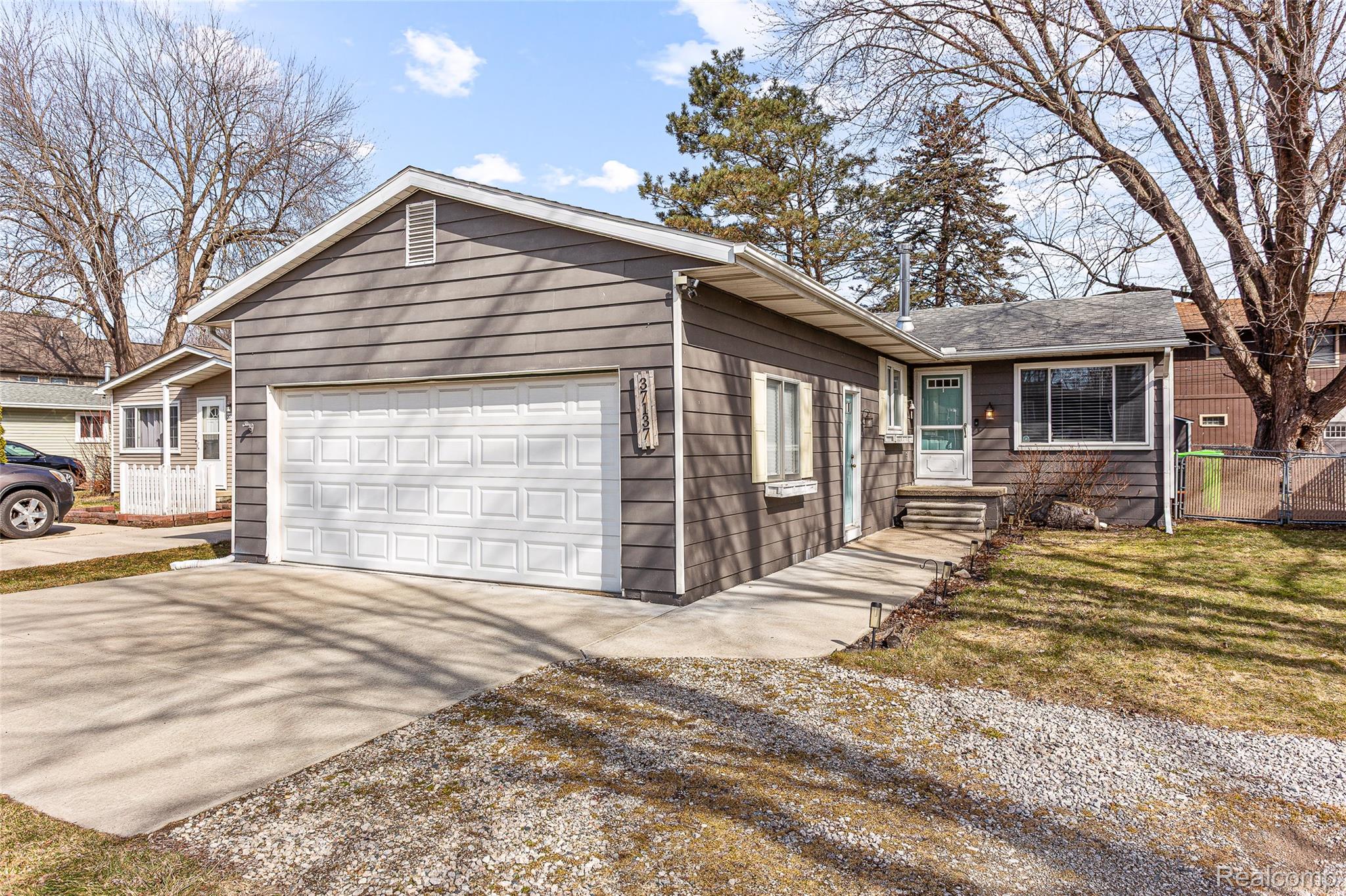 37137 Jefferson Avenue