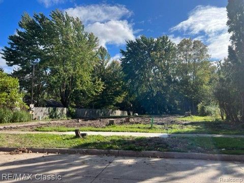 5018 NORTHLAWN Drive Sterling Heights City MI 48310