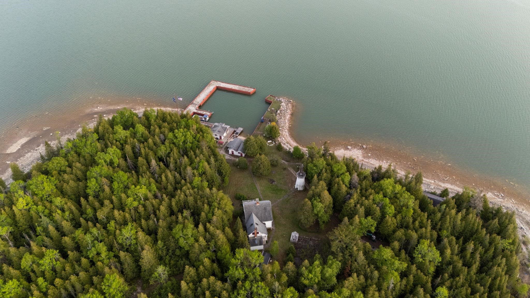 21500 S Pipe Island