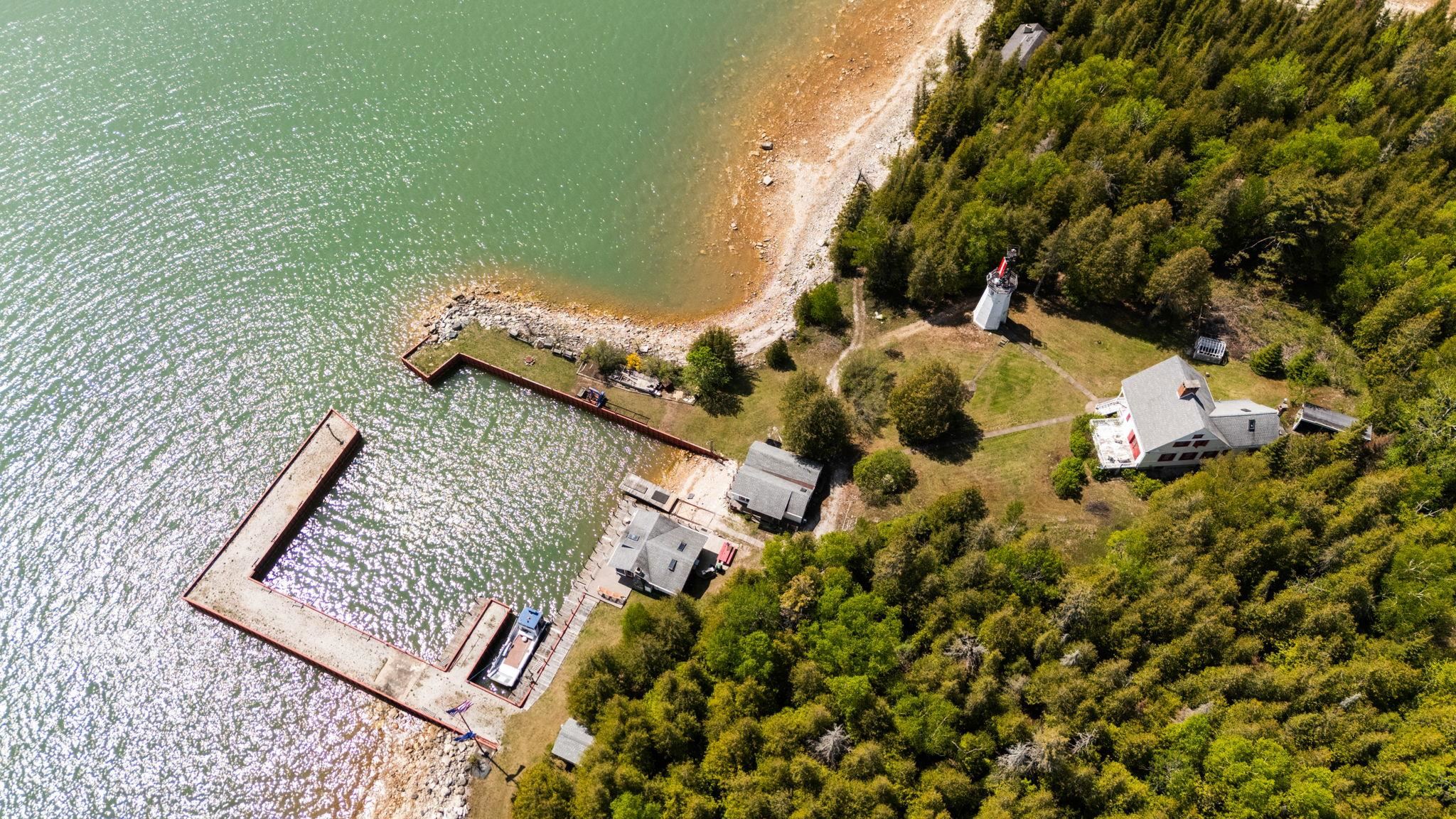 21500 S Pipe Island