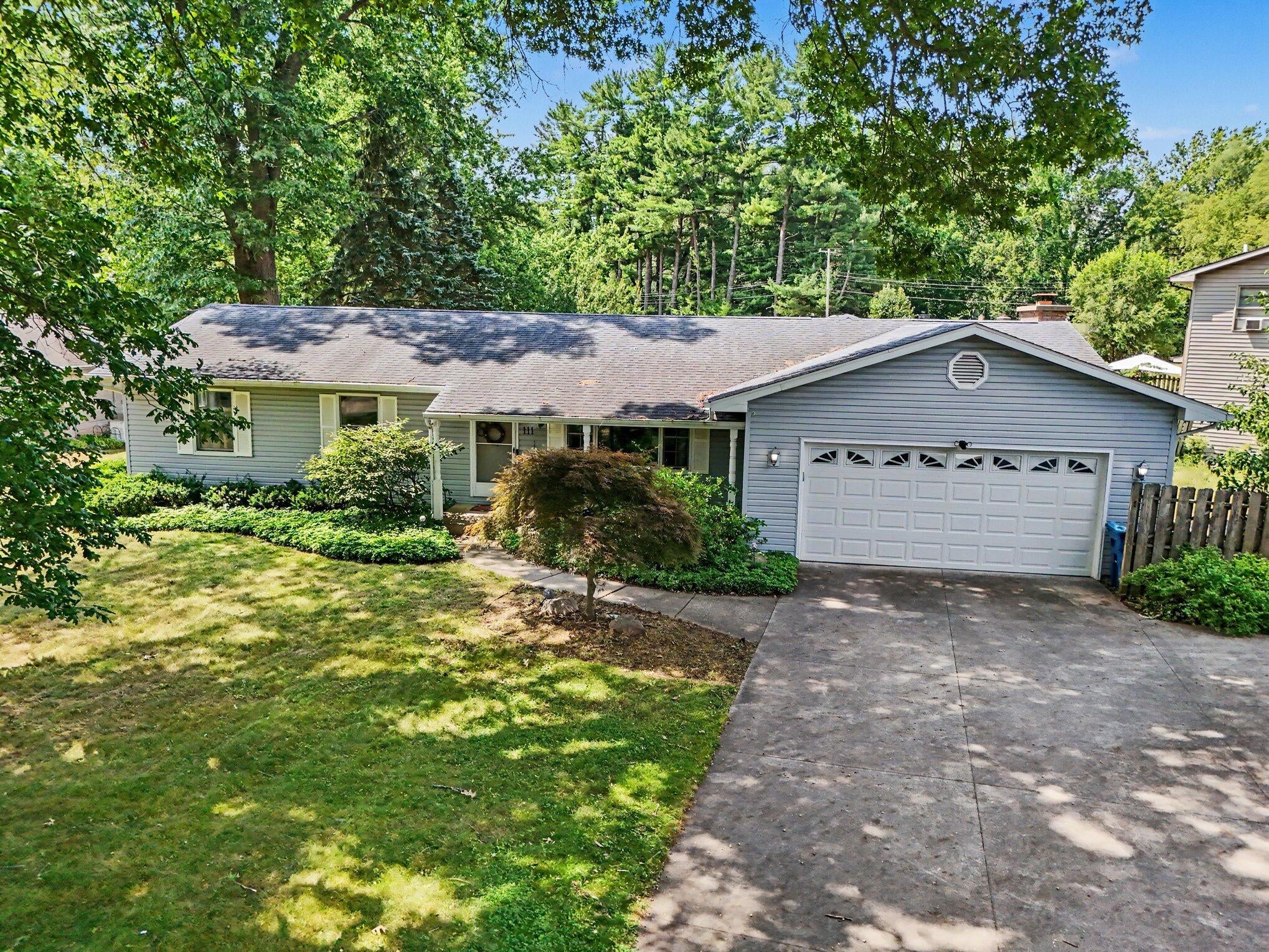 111 W Hamilton Lane