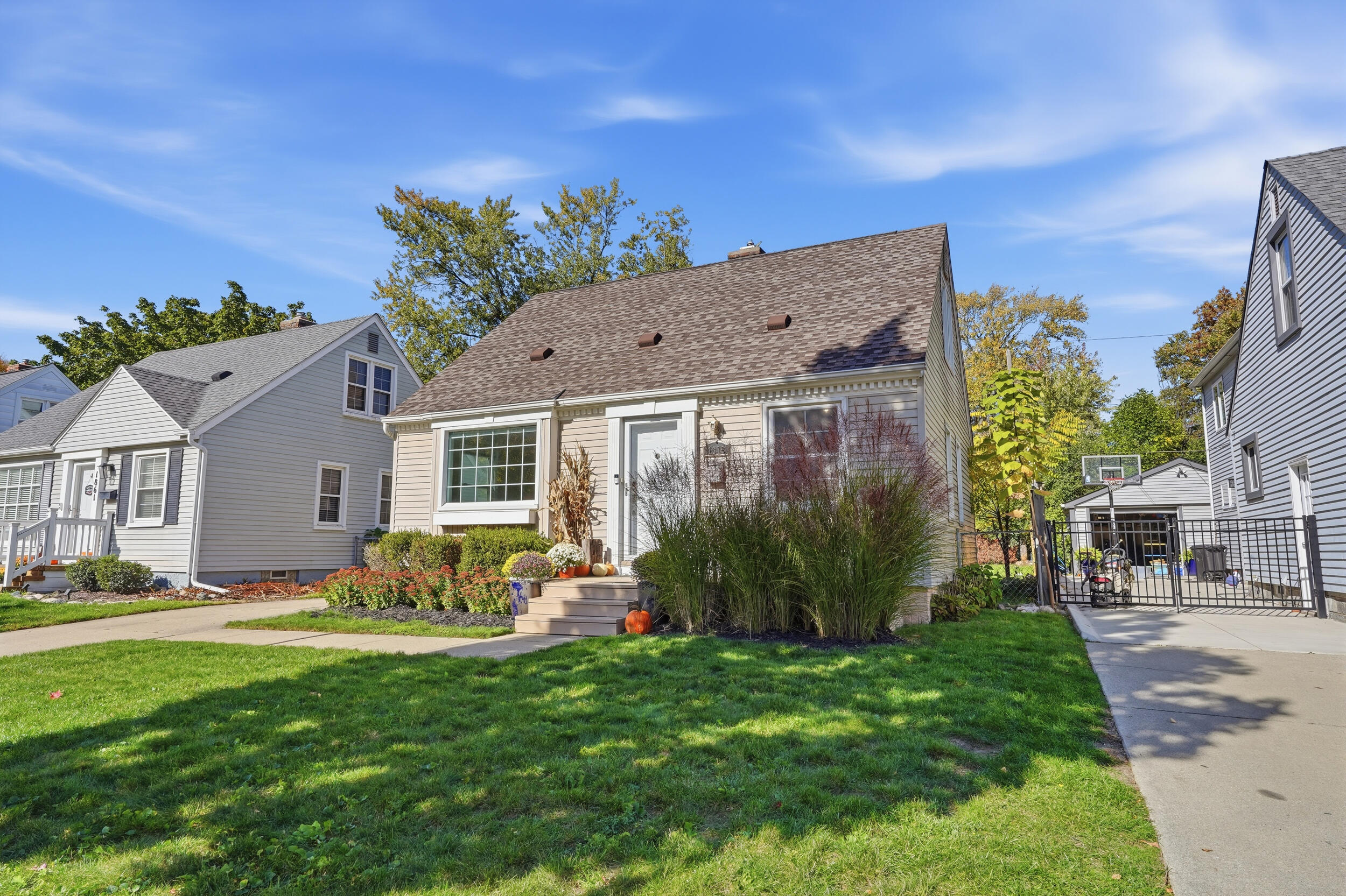 1875 Haynes Street