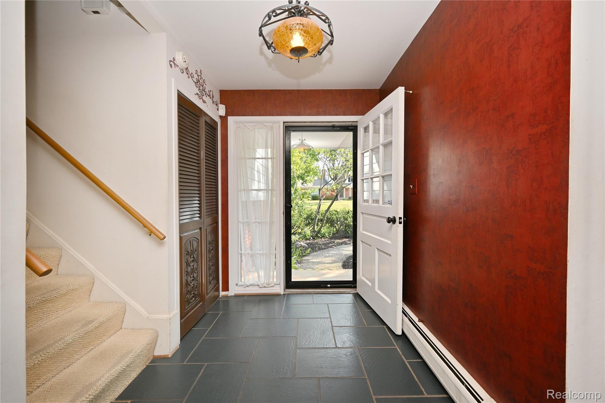 872 Dursley Road