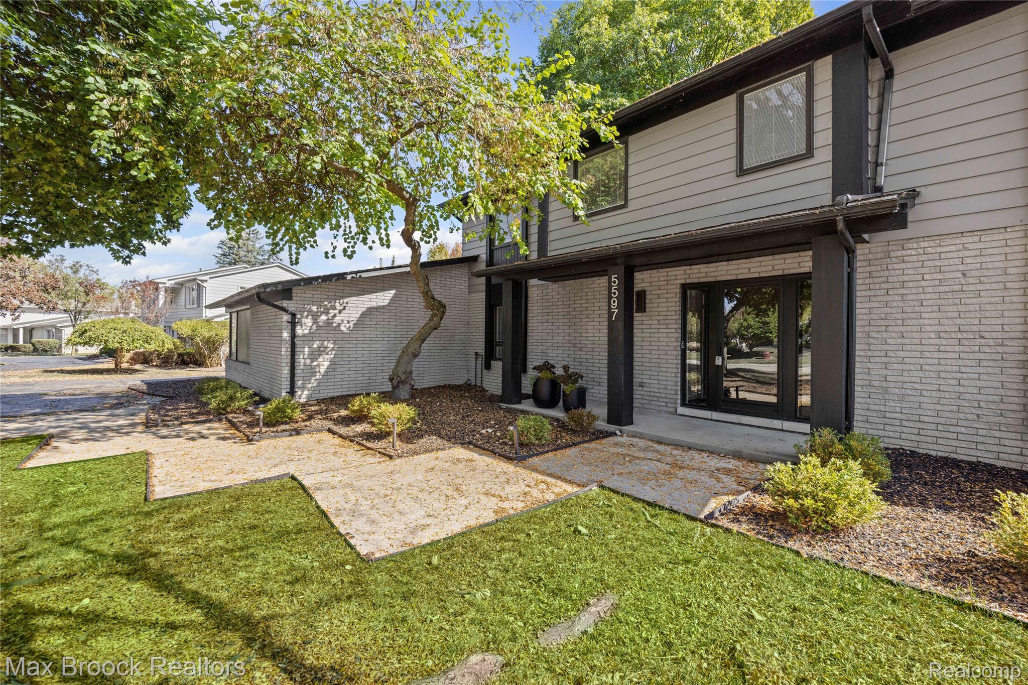 5597 Apple Ridge Trail