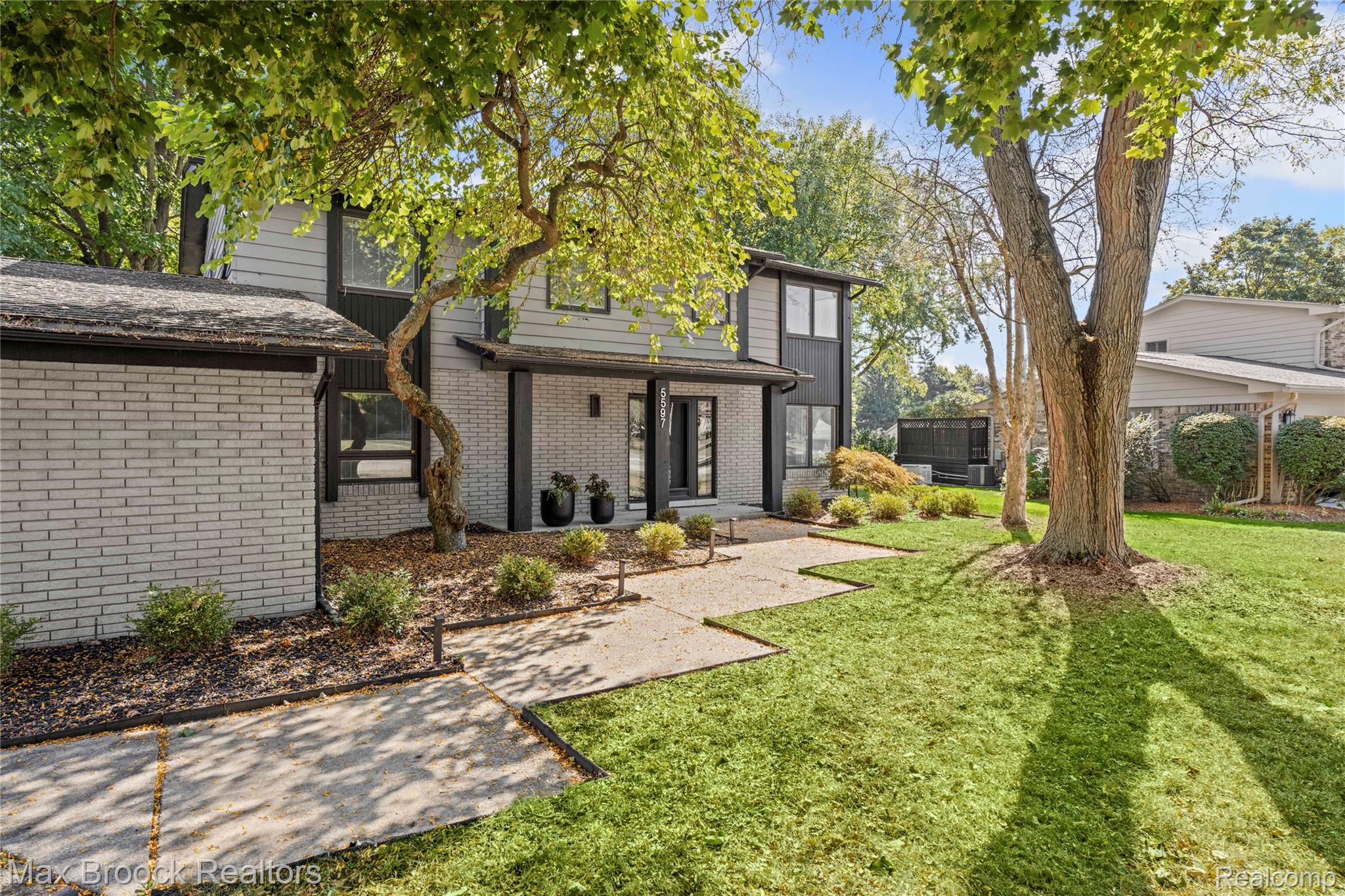 5597 Apple Ridge Trail