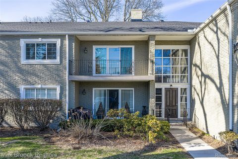 1111 N Old Woodward Avenue 24 Birmingham City MI 48009