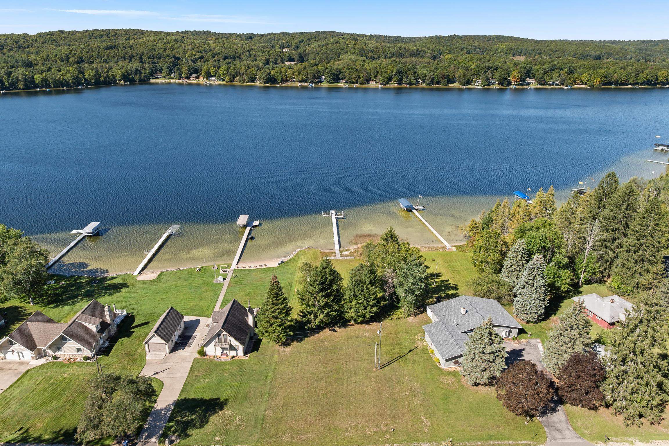 418 N Intermediate Lake Road