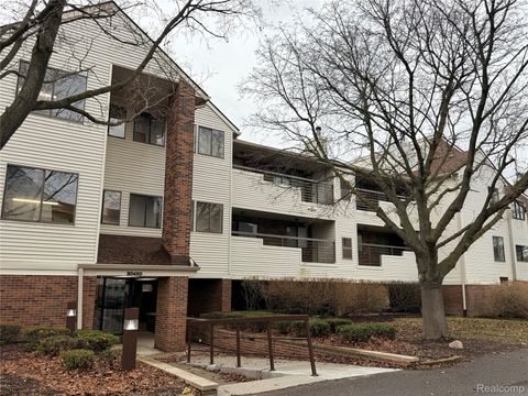 Photo of 30450 Orchard Lake Road #73, Farmington Hills City, MI 48334 (MLS # 20261016146)