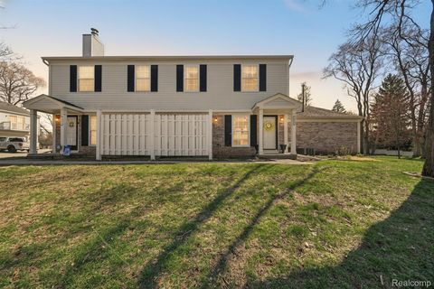 Photo of 1412 Hidden Meadows Drive E. #B, Walled Lake City, MI 48390 (MLS # 20261025184)