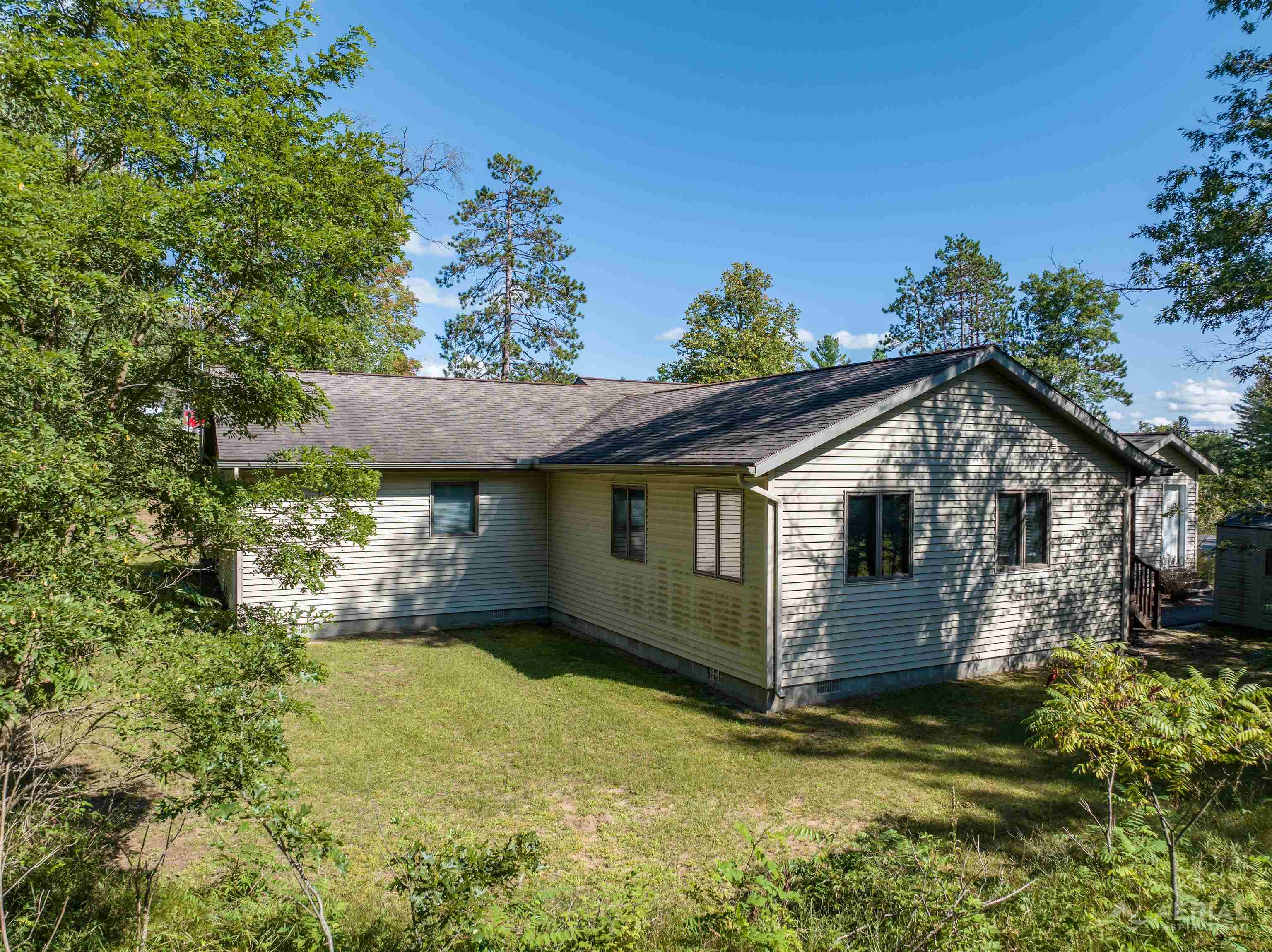 558 Lockwood