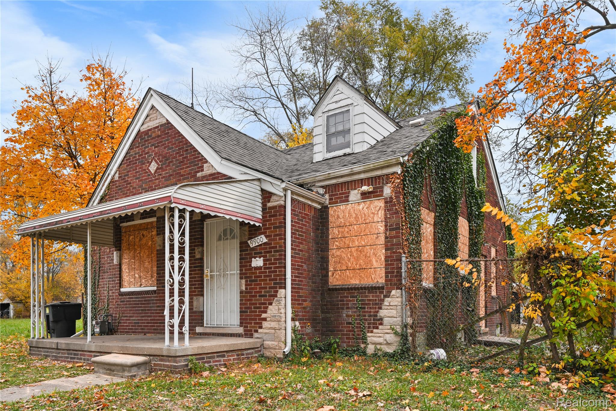 9900 Beaconsfield Street