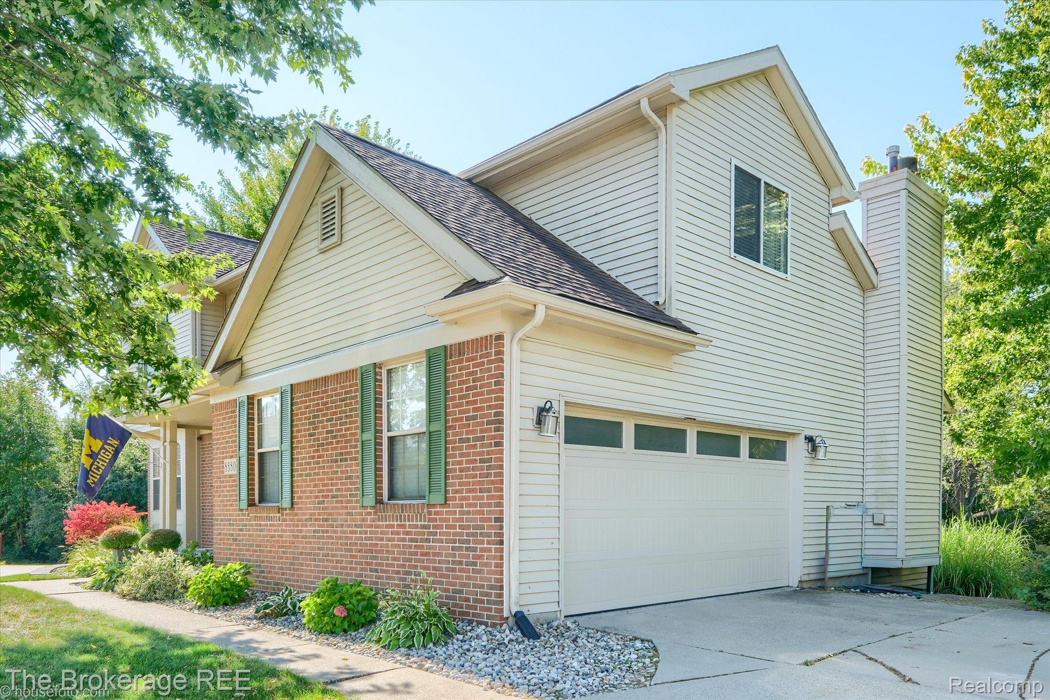 8380 Hunt Club Court