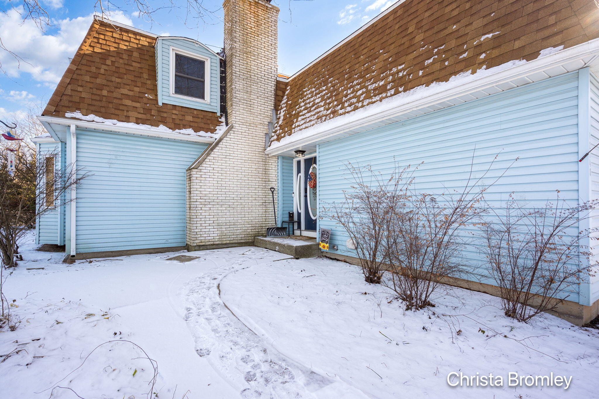 12740 Triple Oak Drive NE