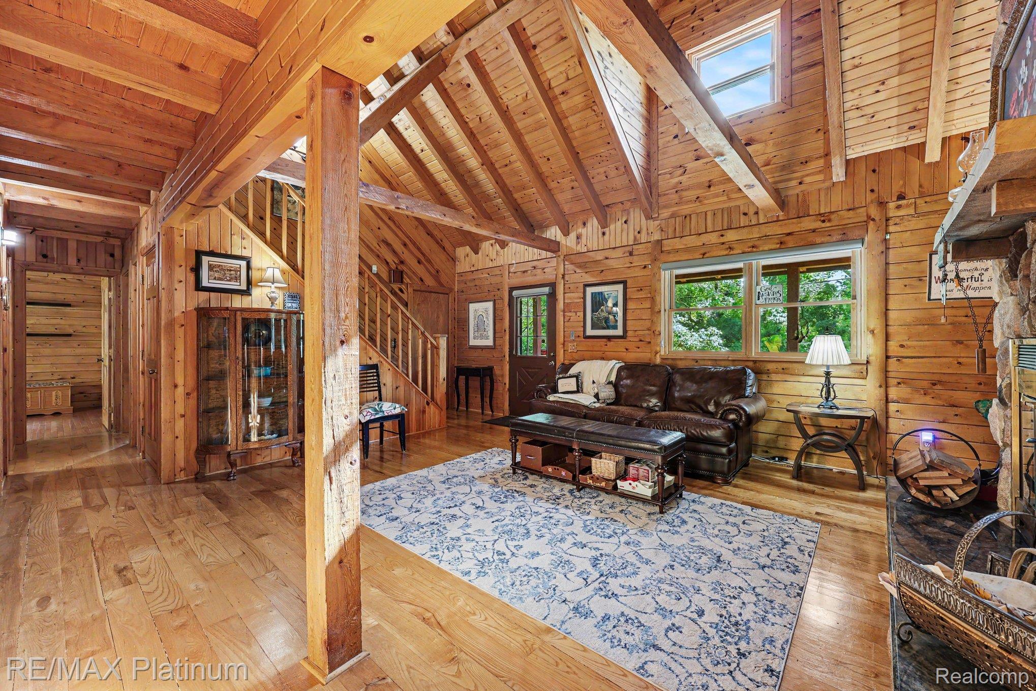 1240 N Hickory Ridge Trail