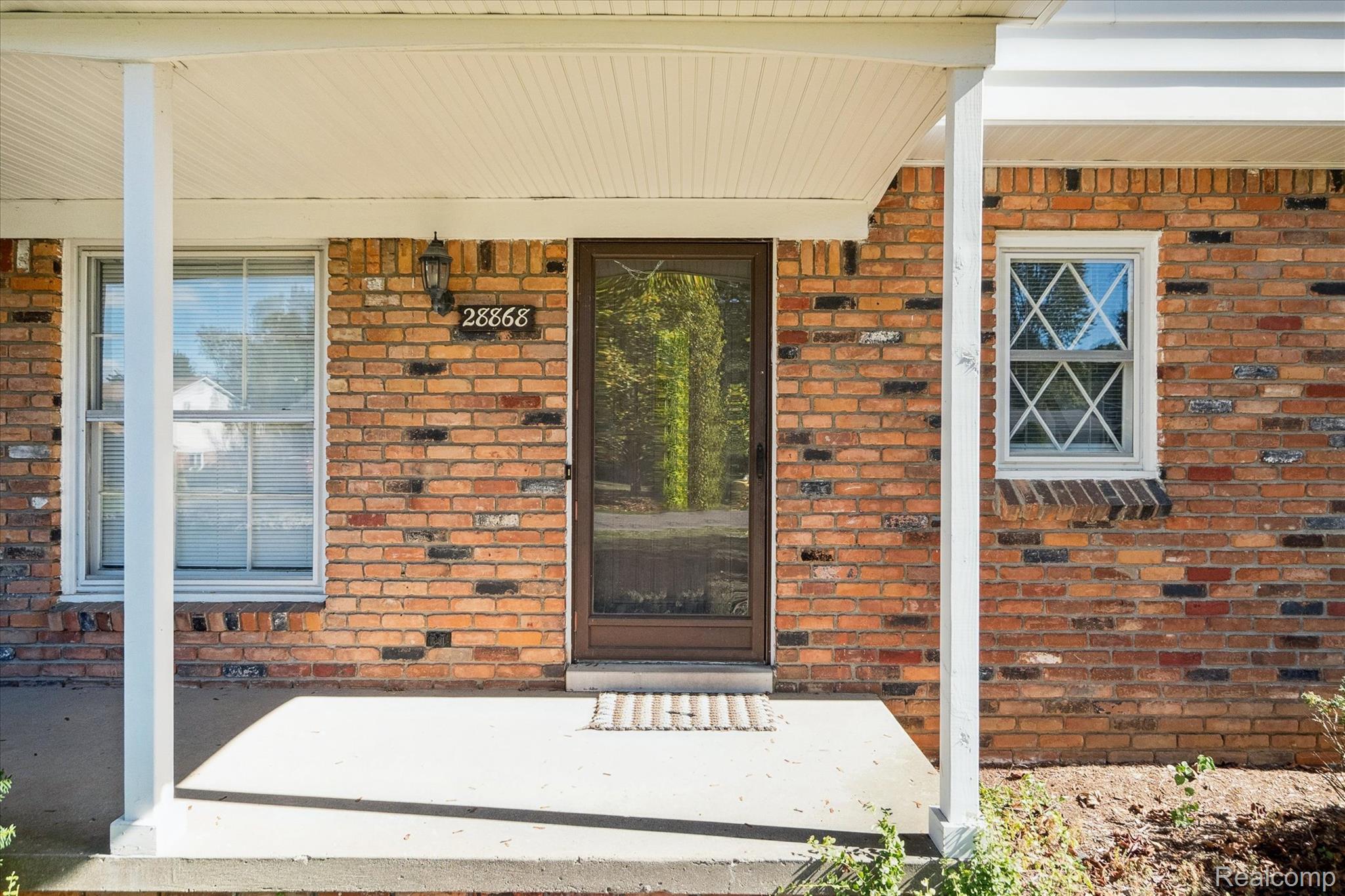 28868 Leamington Drive