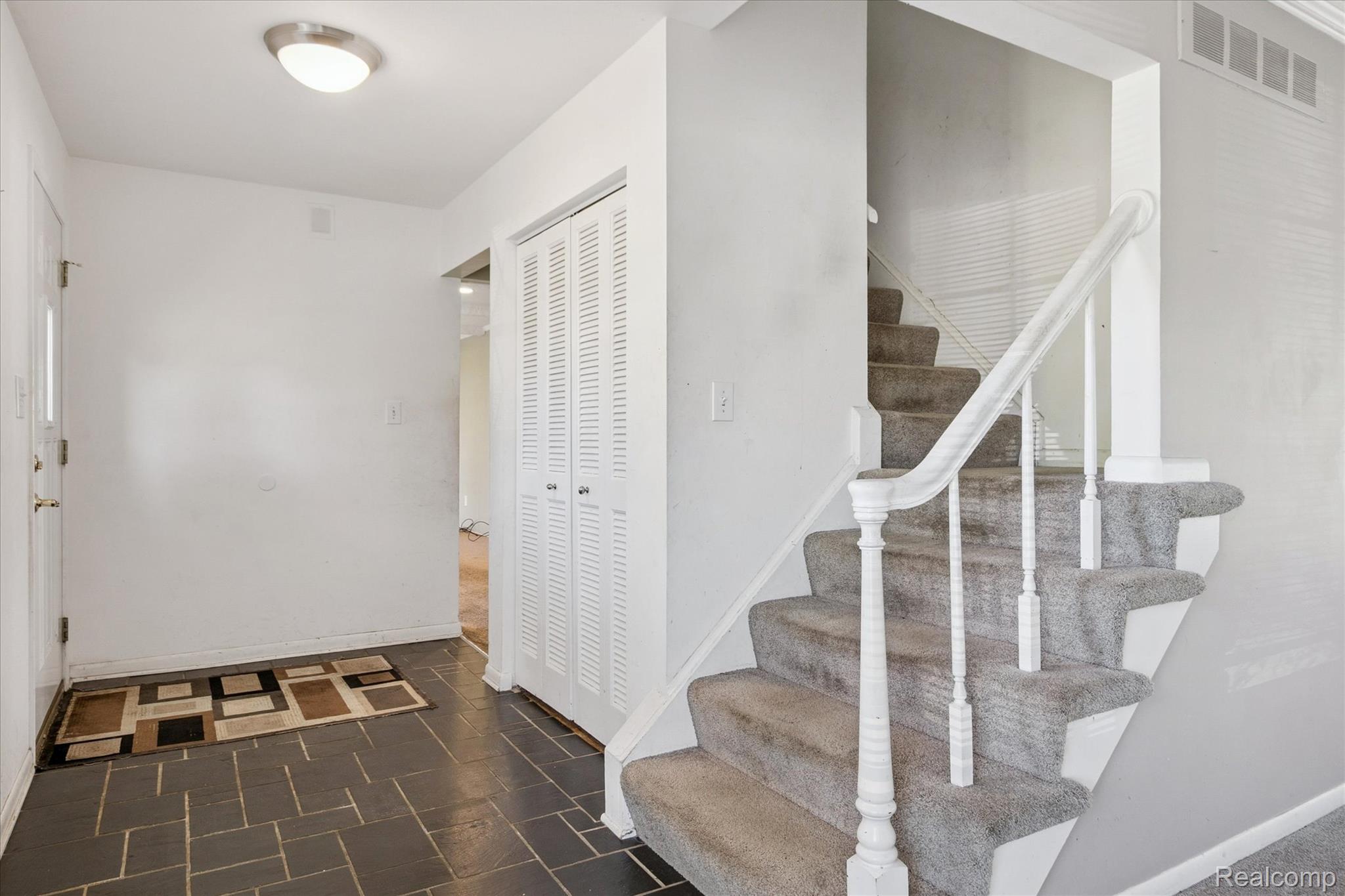 28868 Leamington Drive