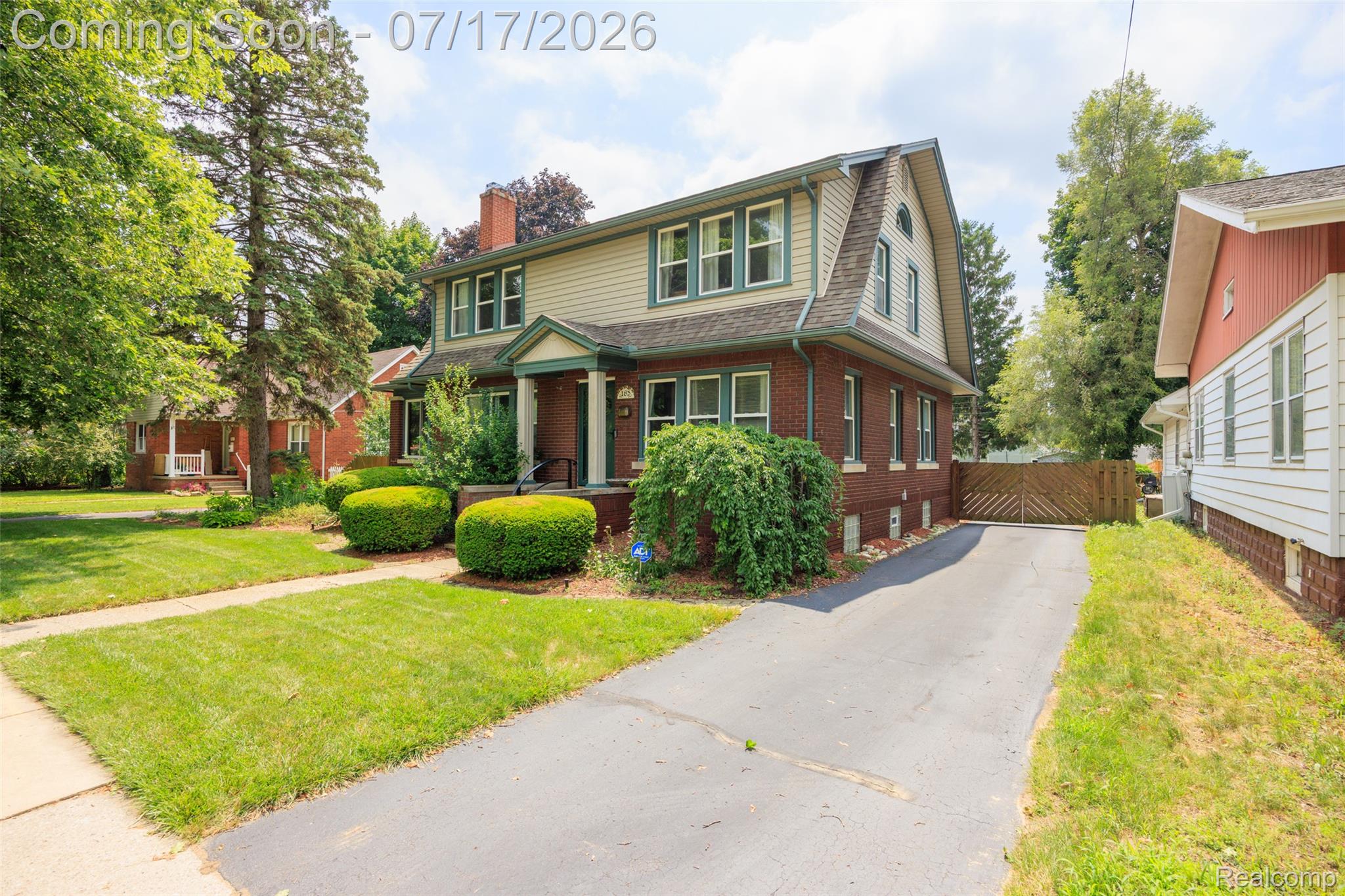 183 W Columbia Avenue