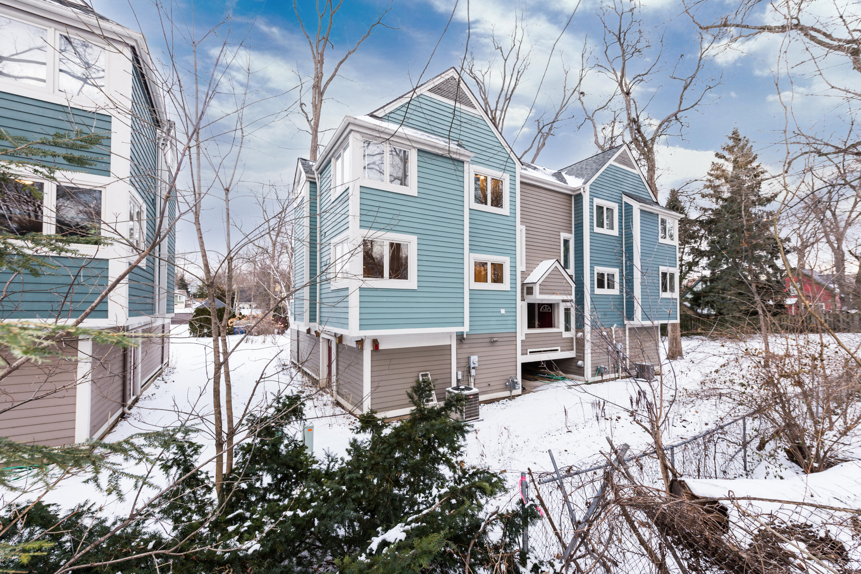 285 Mulholland Avenue