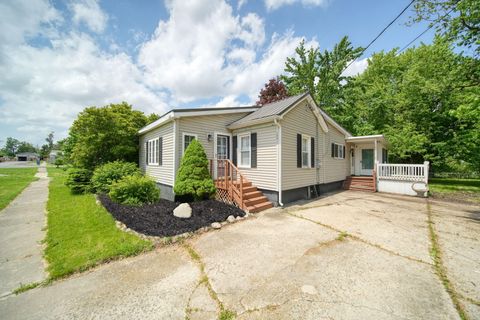 10913 E Railroad Street Clayton Village Lenawee MI 49235
