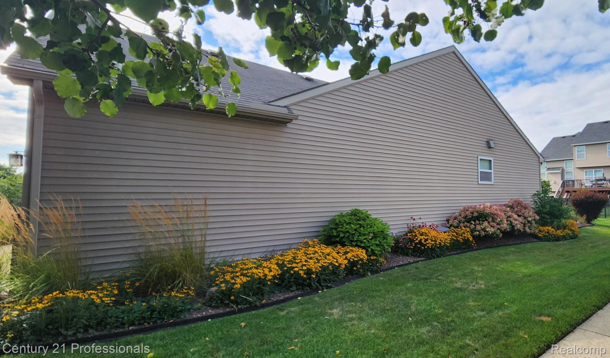 4157 Pepper Tree Lane