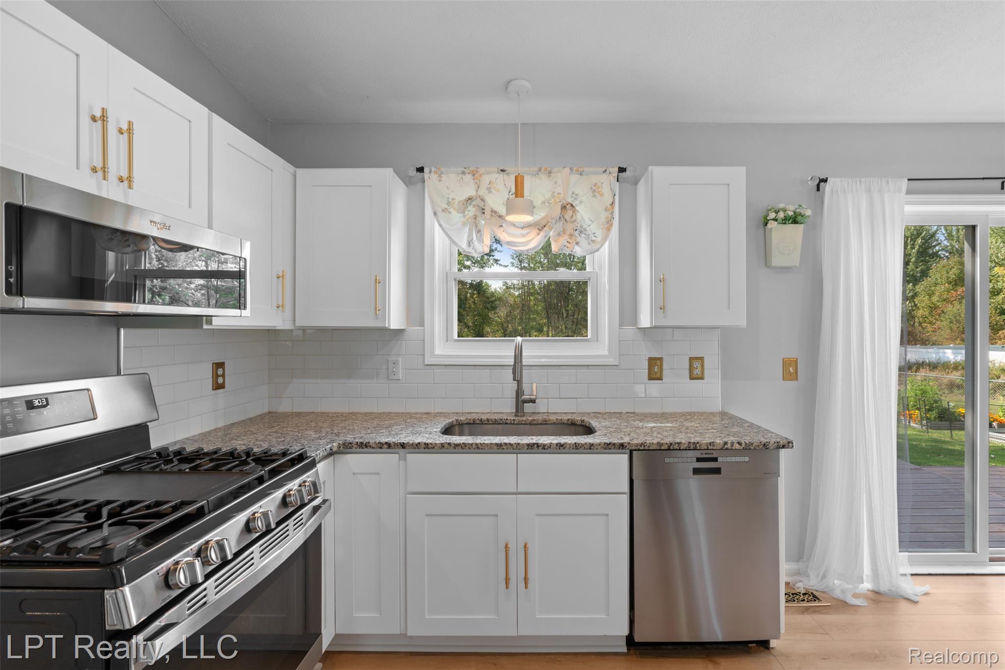 411 Fowlerville Road