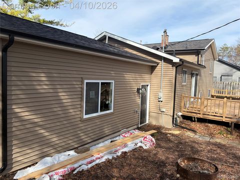 Tiny photo for 970 Golfview Drive, Lake Orion Village, MI 48362 (MLS # 20261021813)