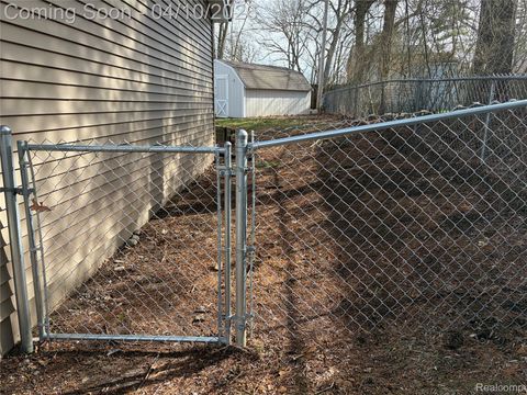 Tiny photo for 970 Golfview Drive, Lake Orion Village, MI 48362 (MLS # 20261021813)