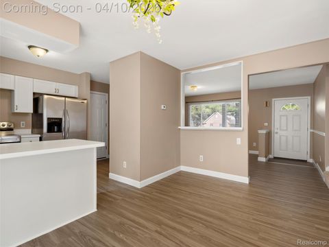 Tiny photo for 970 Golfview Drive, Lake Orion Village, MI 48362 (MLS # 20261021813)