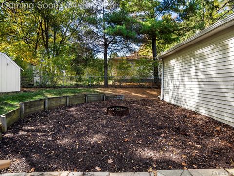 Tiny photo for 970 Golfview Drive, Lake Orion Village, MI 48362 (MLS # 20261021813)