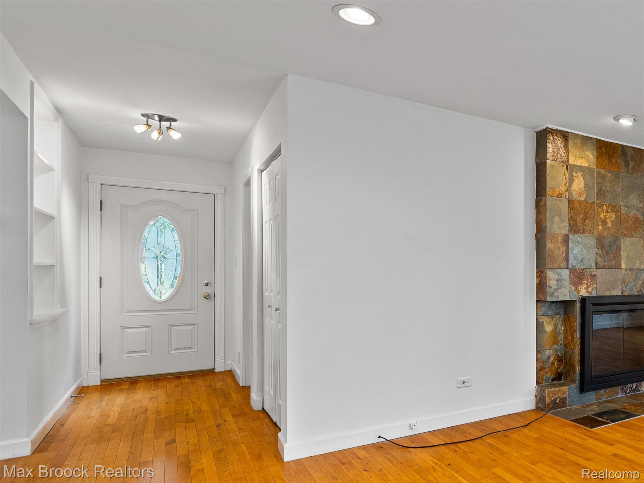 16031 Buckingham Avenue