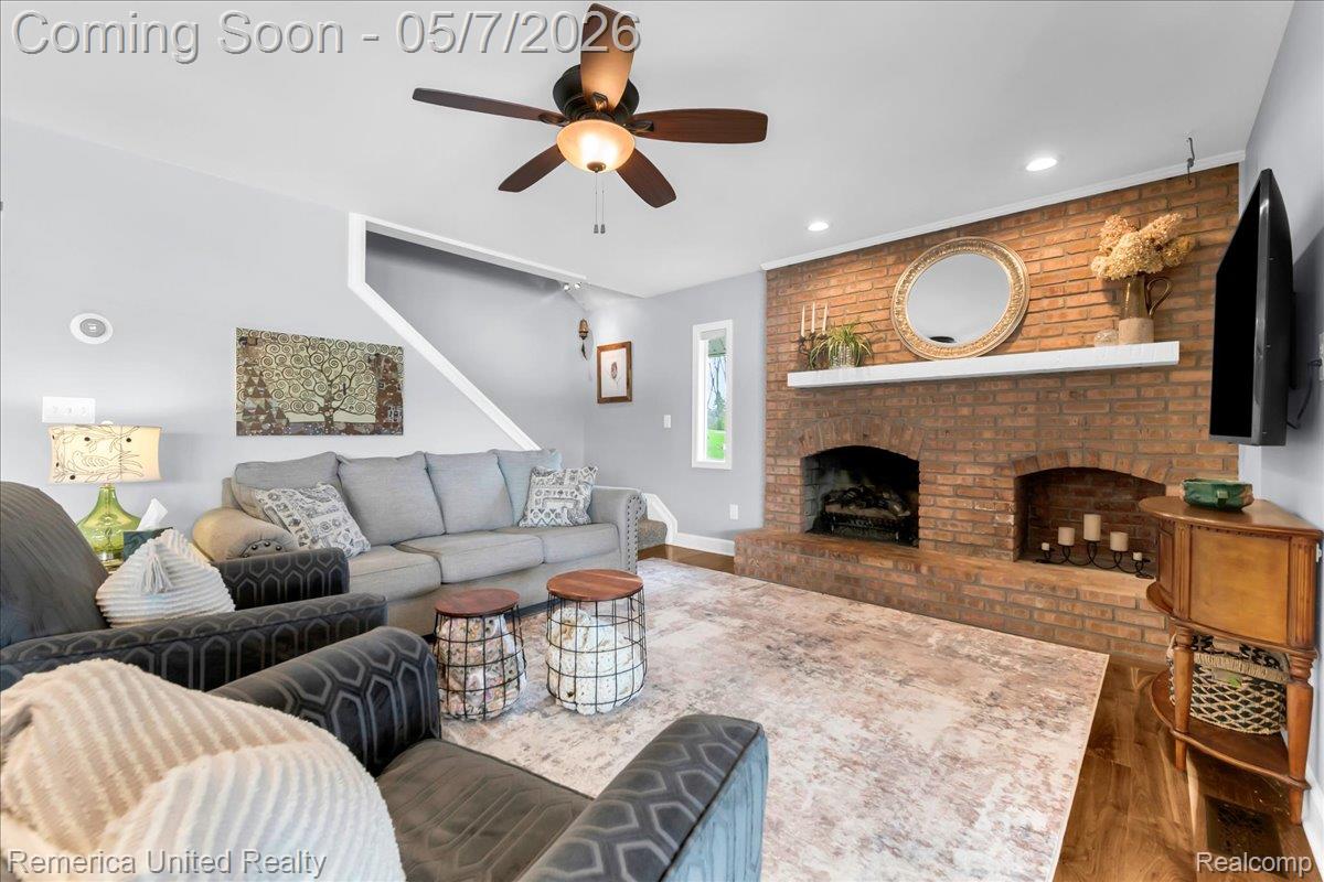 999 Lakeside Drive