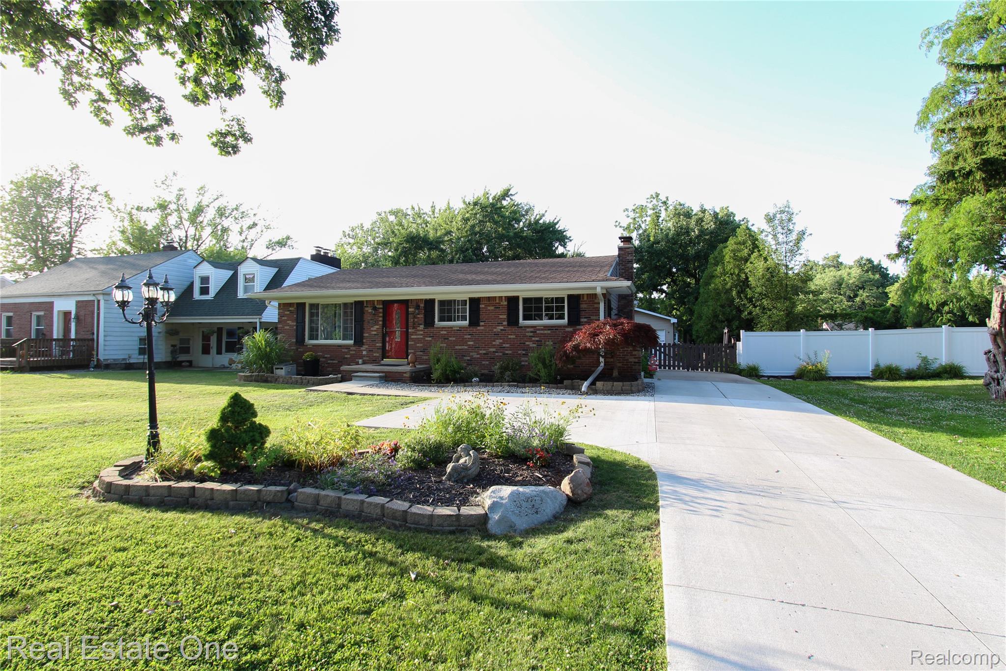 9162 Whitall Lane