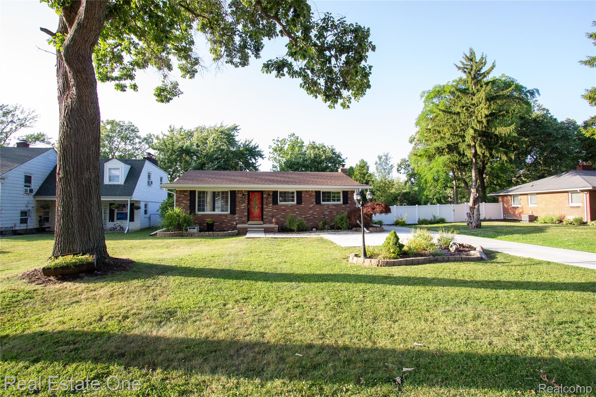 9162 Whitall Lane