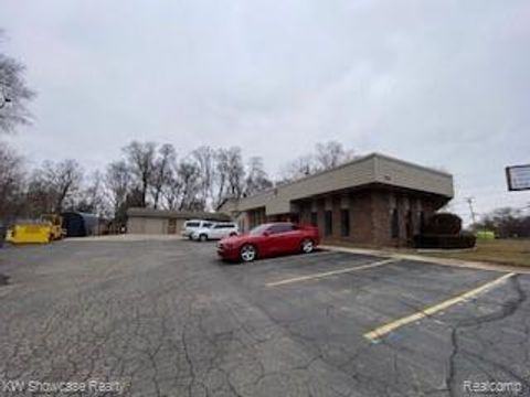 9440B ELIZABETH LAKE Road White Lake Charter Township MI 48386