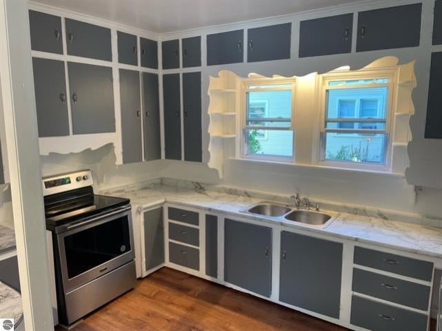 221 W Locust