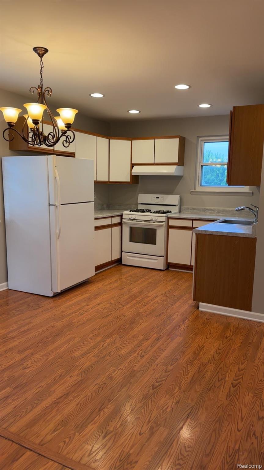 2824 Roundtree Drive