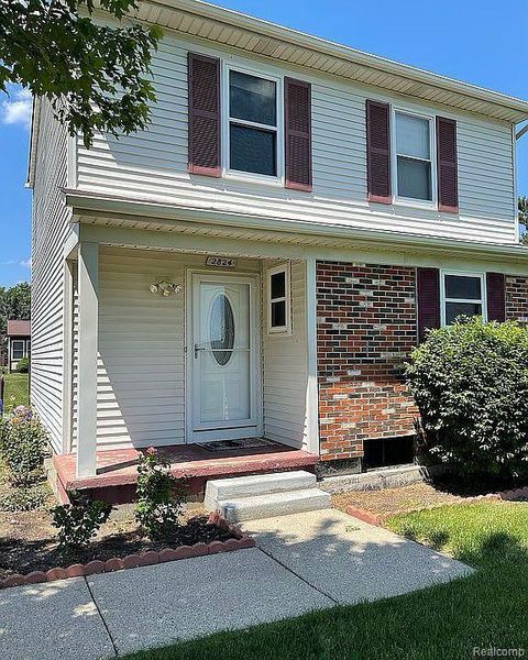 2824 Roundtree Drive Troy City MI 48083