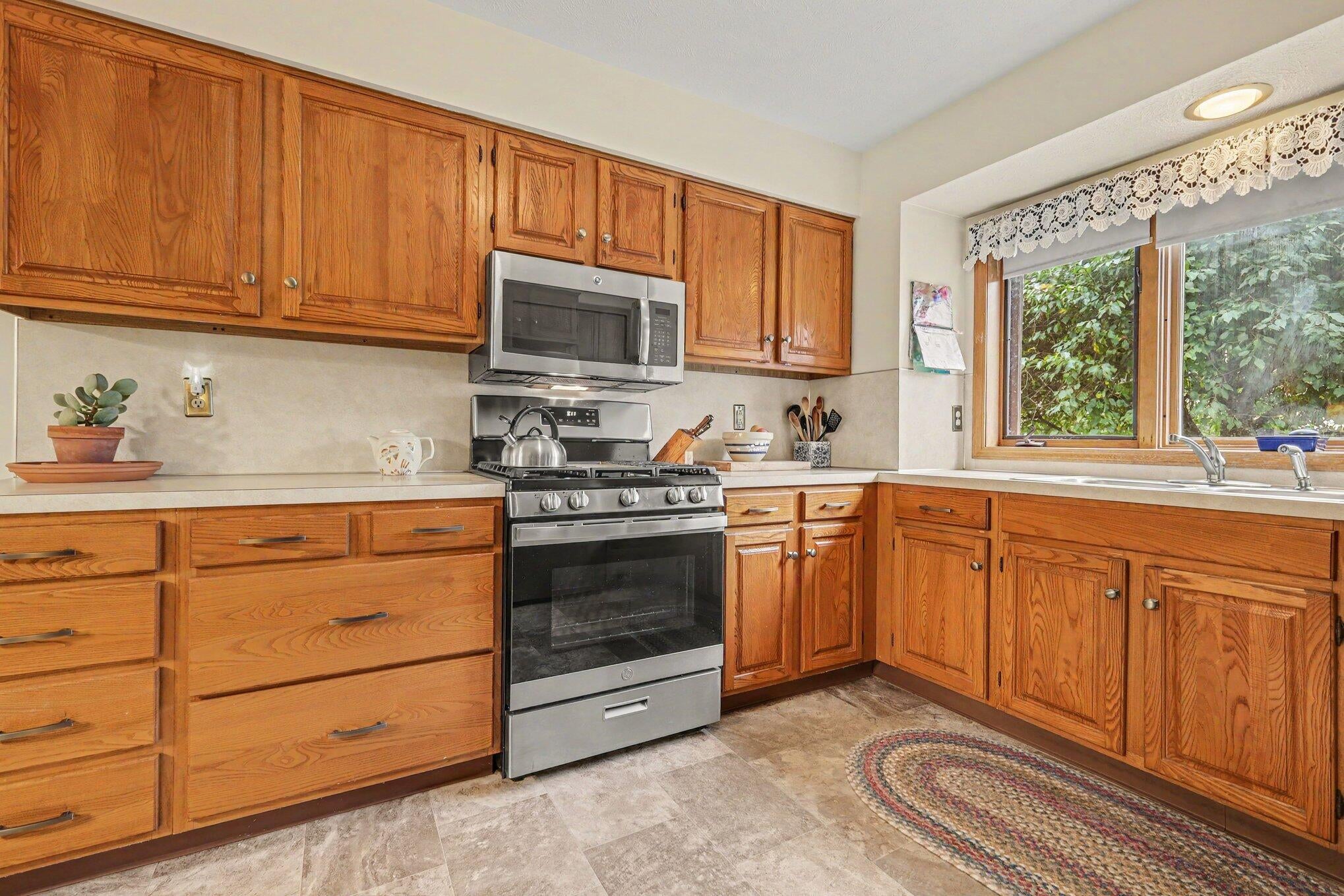 3114 Maple Villa Drive SE