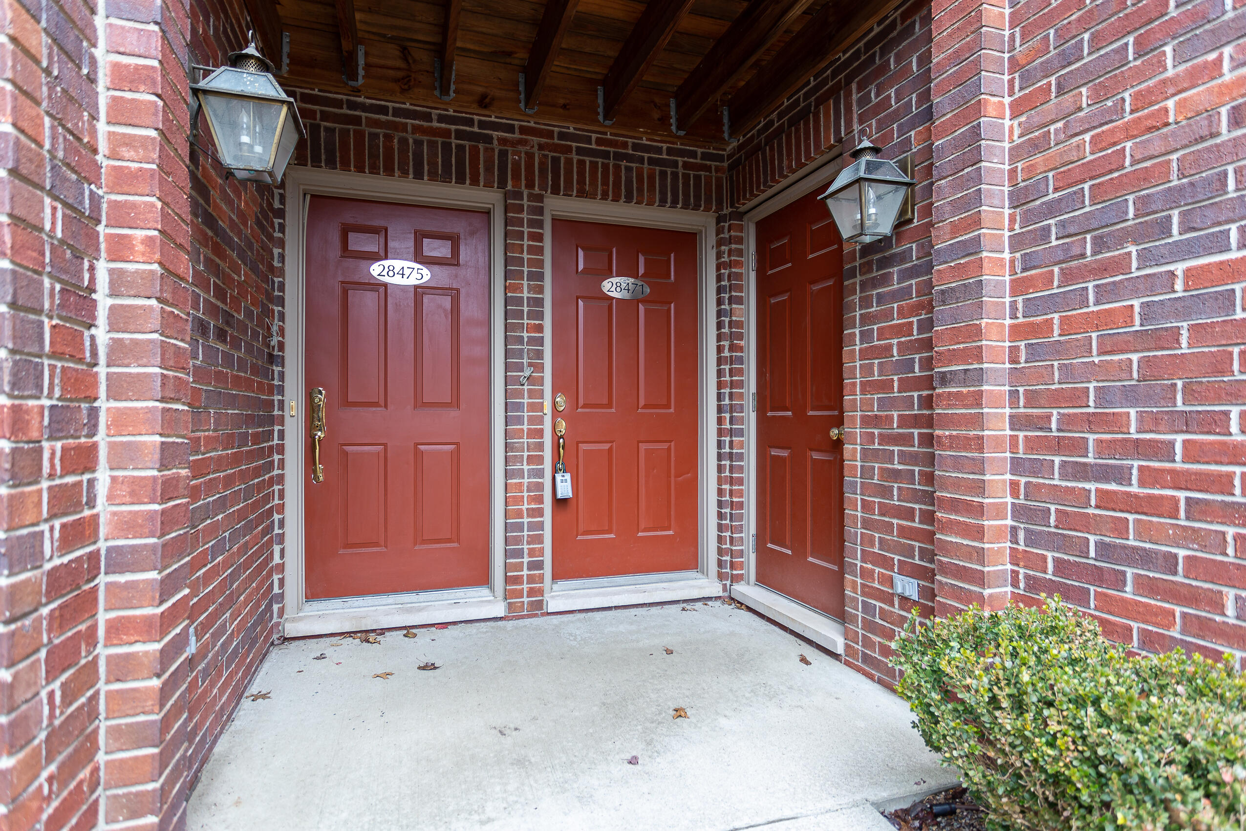 28471 Carlton Way Drive