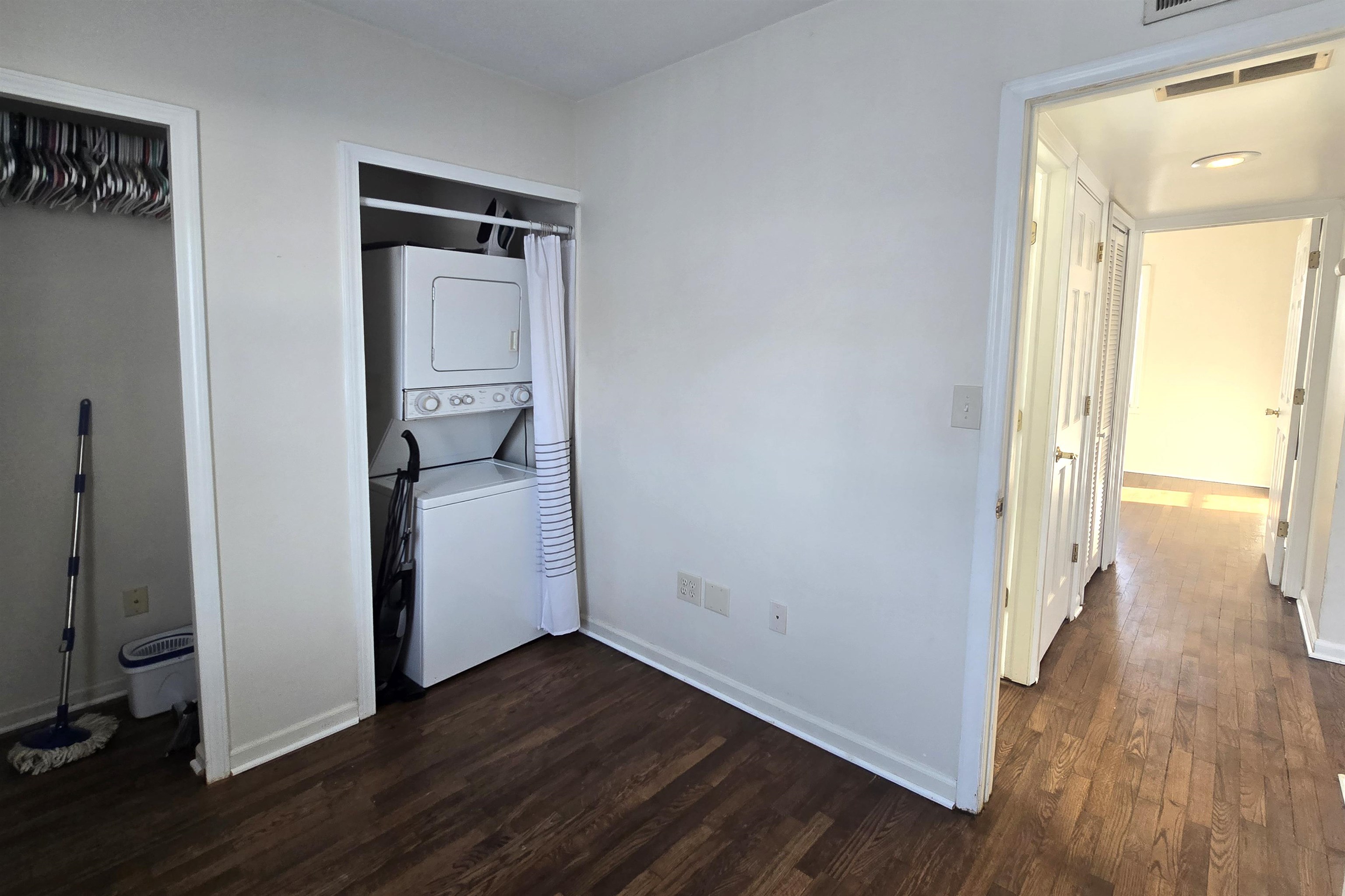 1216 E Hemphill Road