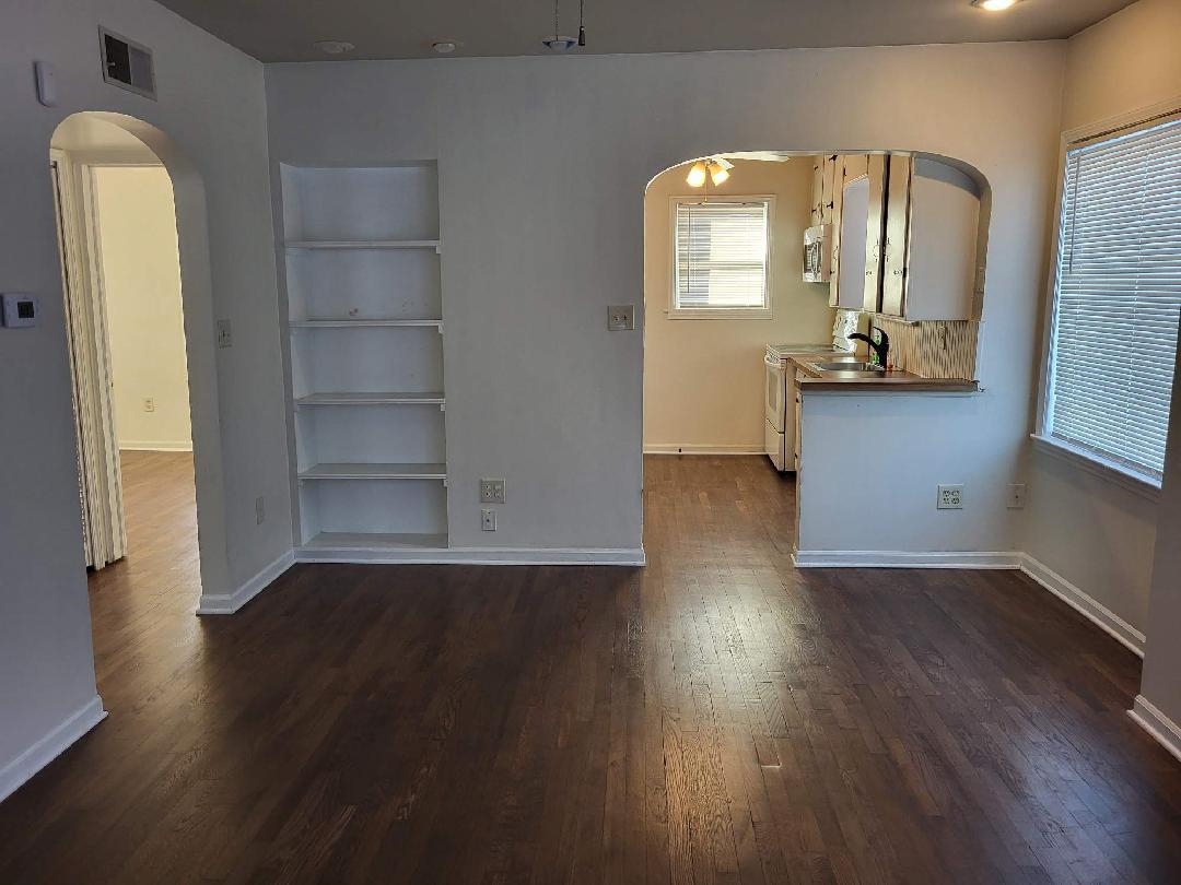 1216 E Hemphill Road