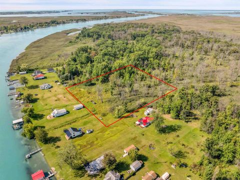 00 Dickinson Island Algonac City MI 48001