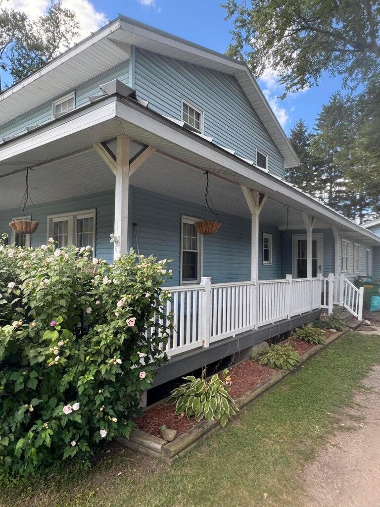 2561 Lake Shore Drive